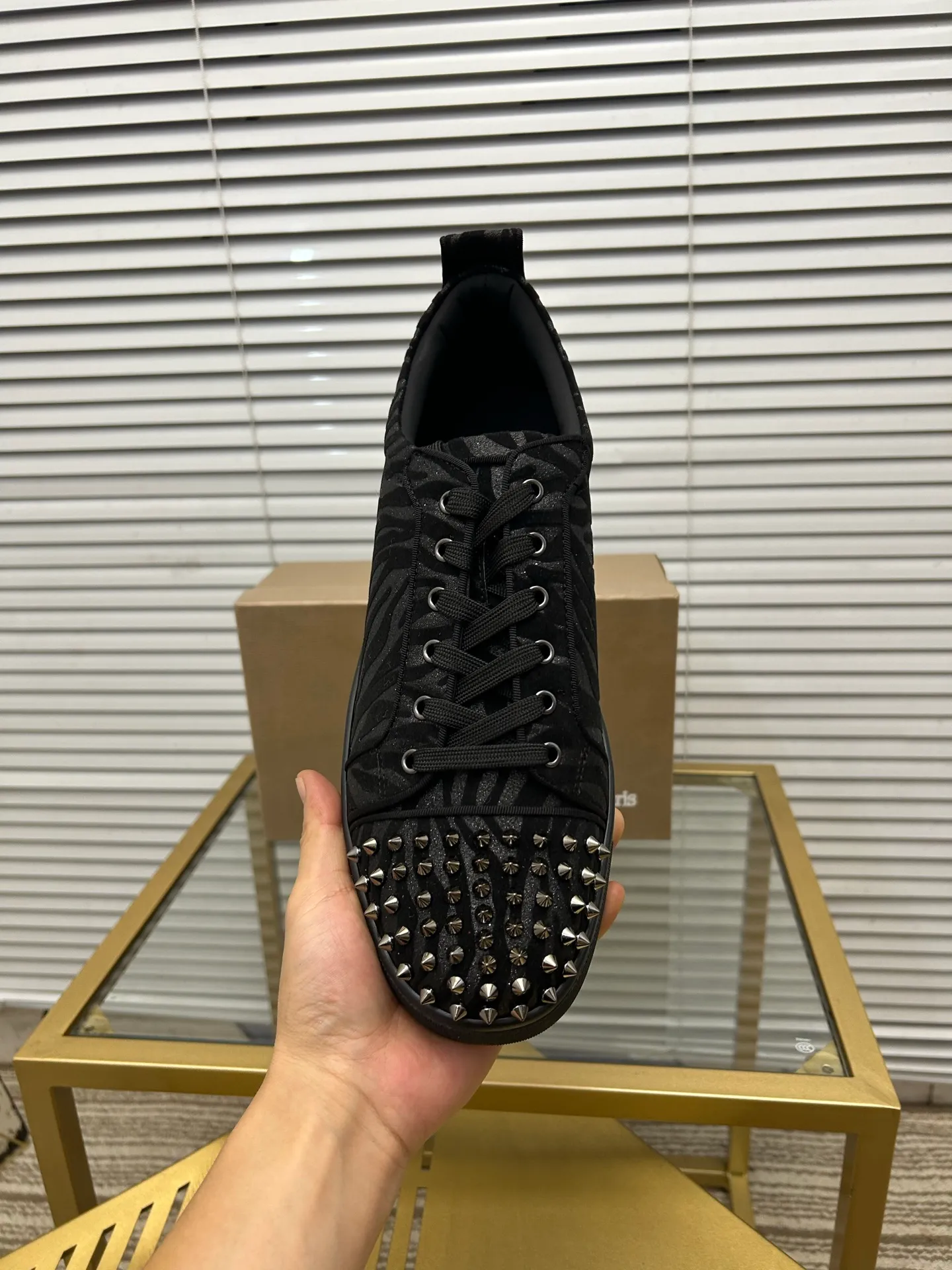 (Customized model) Ex-factory price is 520. christian louboutin (CL red sole shoes) counter series, casual sneakers for couples 📢 📢 📢 Exclusive hot style release 🎈🎈💪 Movable latex feet 👻 Finished outsole line [Proud] 😝Female 35-40# Male 38#-46, global supply😝 [Top version]: Original imported genuine leather upper, top original leather lining, original molded TPU outsole, original 1:1 detail processing, original shoe last,